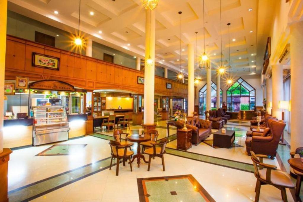 סקון נקהון Nh Elegant Hotel מראה חיצוני תמונה