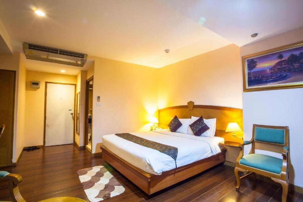 סקון נקהון Nh Elegant Hotel מראה חיצוני תמונה
