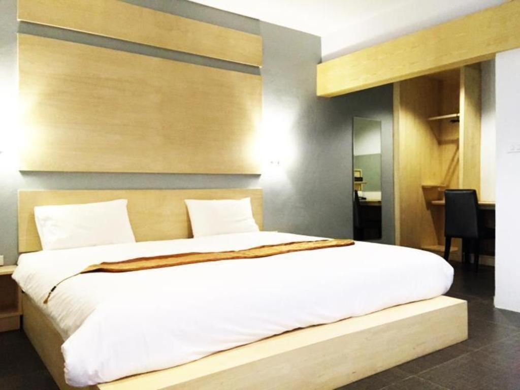 סקון נקהון Nh Elegant Hotel מראה חיצוני תמונה
