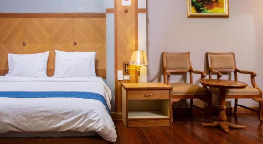 סקון נקהון Nh Elegant Hotel מראה חיצוני תמונה