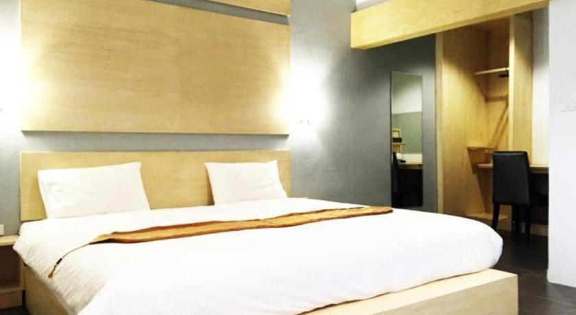 סקון נקהון Nh Elegant Hotel מראה חיצוני תמונה