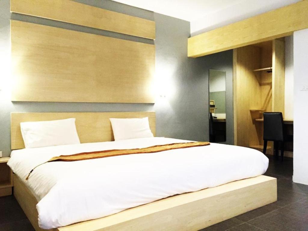 סקון נקהון Nh Elegant Hotel מראה חיצוני תמונה