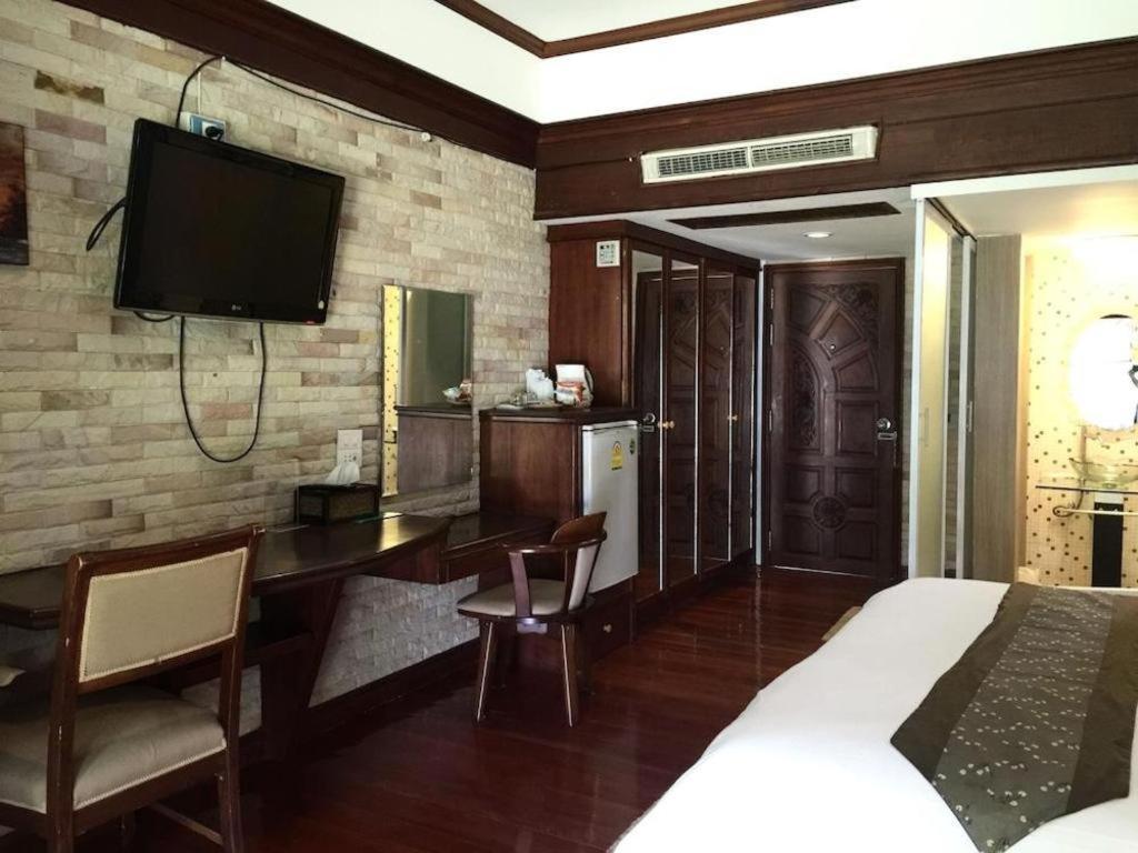סקון נקהון Nh Elegant Hotel מראה חיצוני תמונה