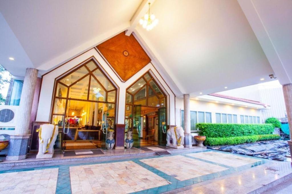 סקון נקהון Nh Elegant Hotel מראה חיצוני תמונה