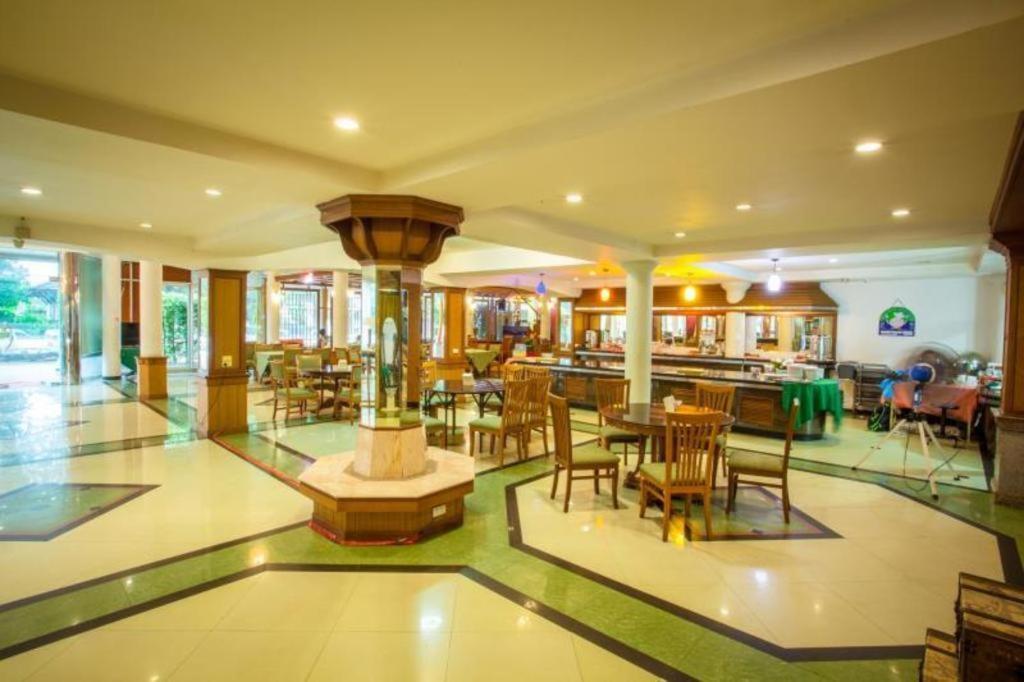 סקון נקהון Nh Elegant Hotel מראה חיצוני תמונה