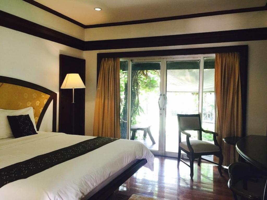 סקון נקהון Nh Elegant Hotel מראה חיצוני תמונה