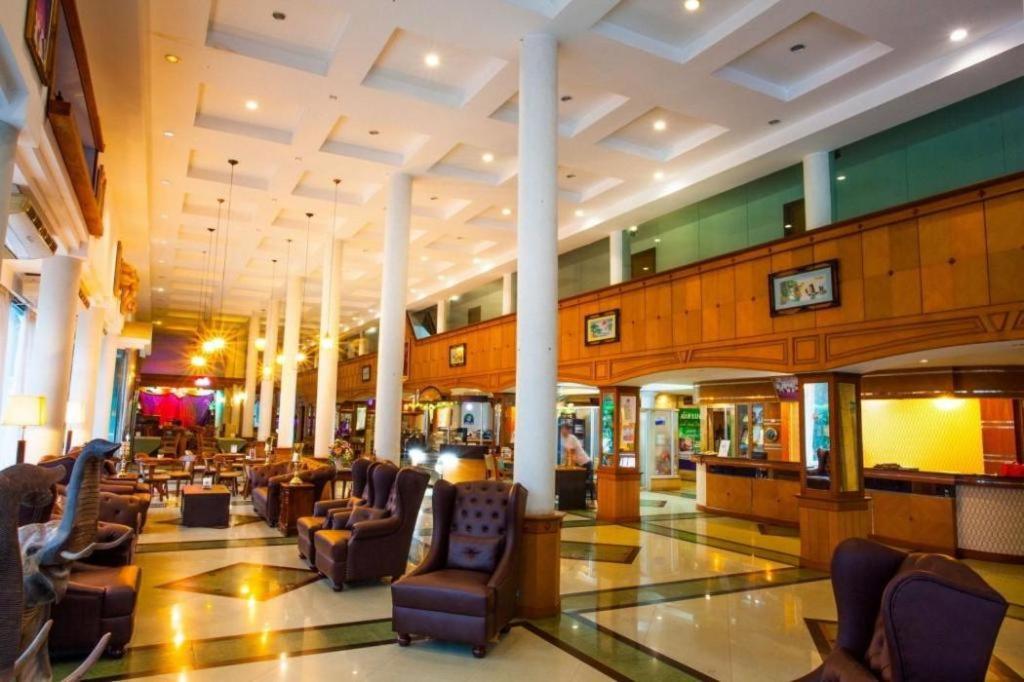 סקון נקהון Nh Elegant Hotel מראה חיצוני תמונה
