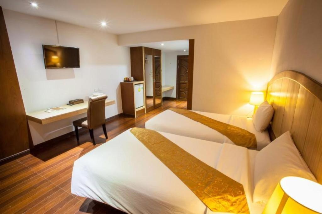 סקון נקהון Nh Elegant Hotel מראה חיצוני תמונה