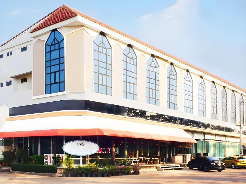 סקון נקהון Nh Elegant Hotel מראה חיצוני תמונה