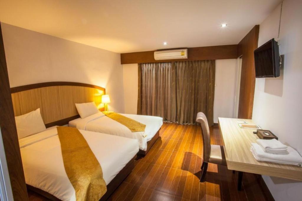 סקון נקהון Nh Elegant Hotel מראה חיצוני תמונה